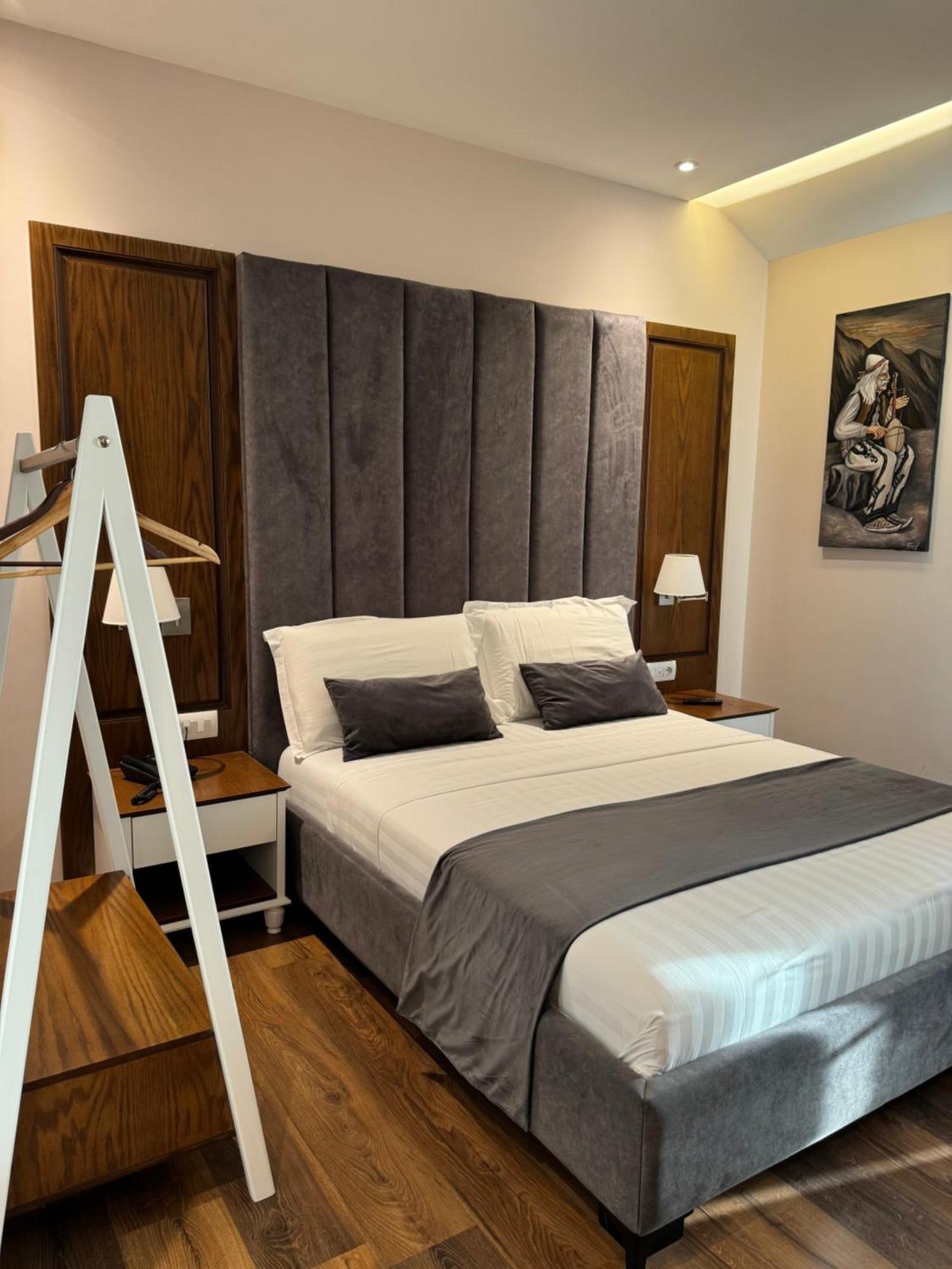 Arberia Palace Hotel Fushe Milot Esterno foto