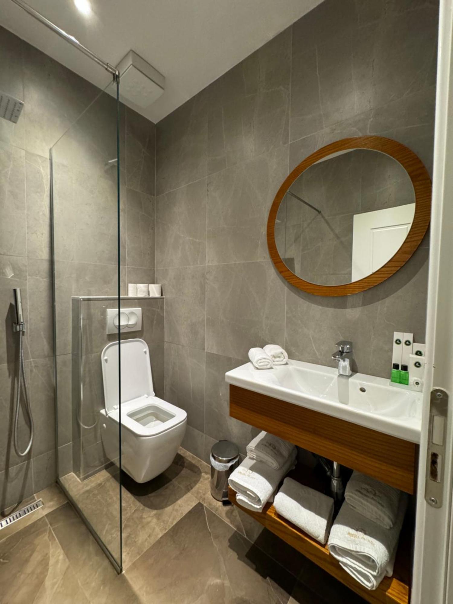 Arberia Palace Hotel Fushe Milot Esterno foto