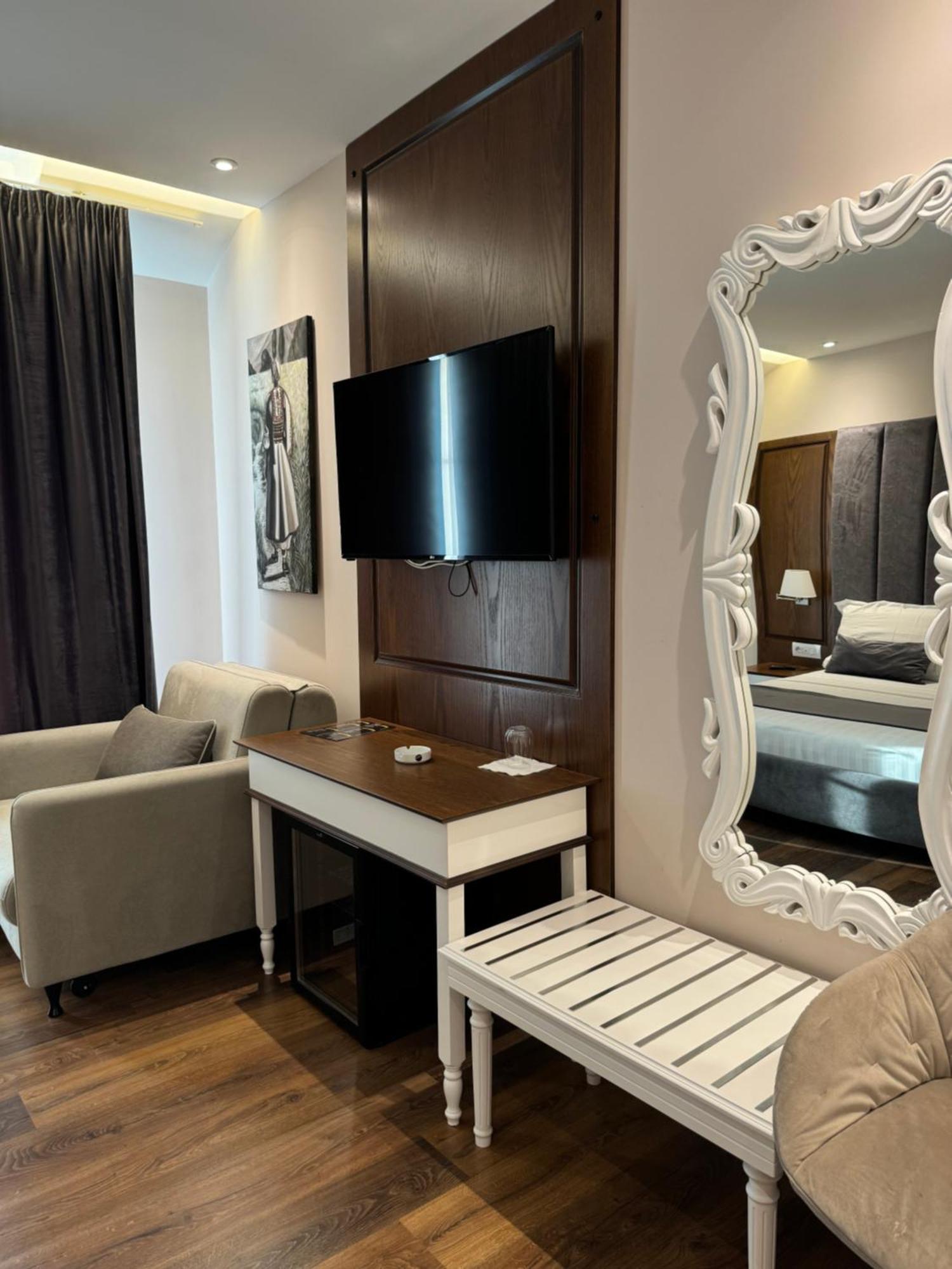 Arberia Palace Hotel Fushe Milot Esterno foto